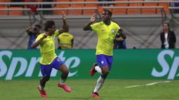 Sayap kanan Timnas Brasil U-17 berusia 17 tahun, Rayan yang baru saja dipromosikan ke tim senior Vasco da Gama dari Vasco U-20 pada Juli 2023 telah mencetak 3 gol di Piala Dunia U-17 2023. Satu gol dicetak ke gawang Iran saat Brasil kalah 2-3 pada laga pertama Grup C (11/11/2023) dan dua gol dicetak ke gawang Kaledonia Baru pada laga kedua saat Brasil menang 9-0 (14/11/2023). (Bola.com/Ikhwan Yanuar)