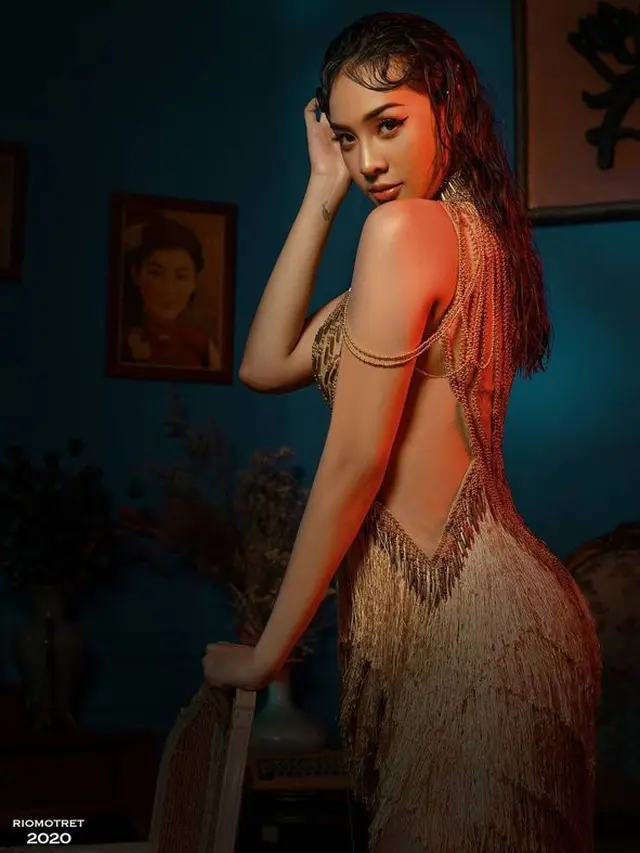 Tampil Glamor, Ini 7 Gaya Menawan Seleb Tampil dengan Gaun Backless