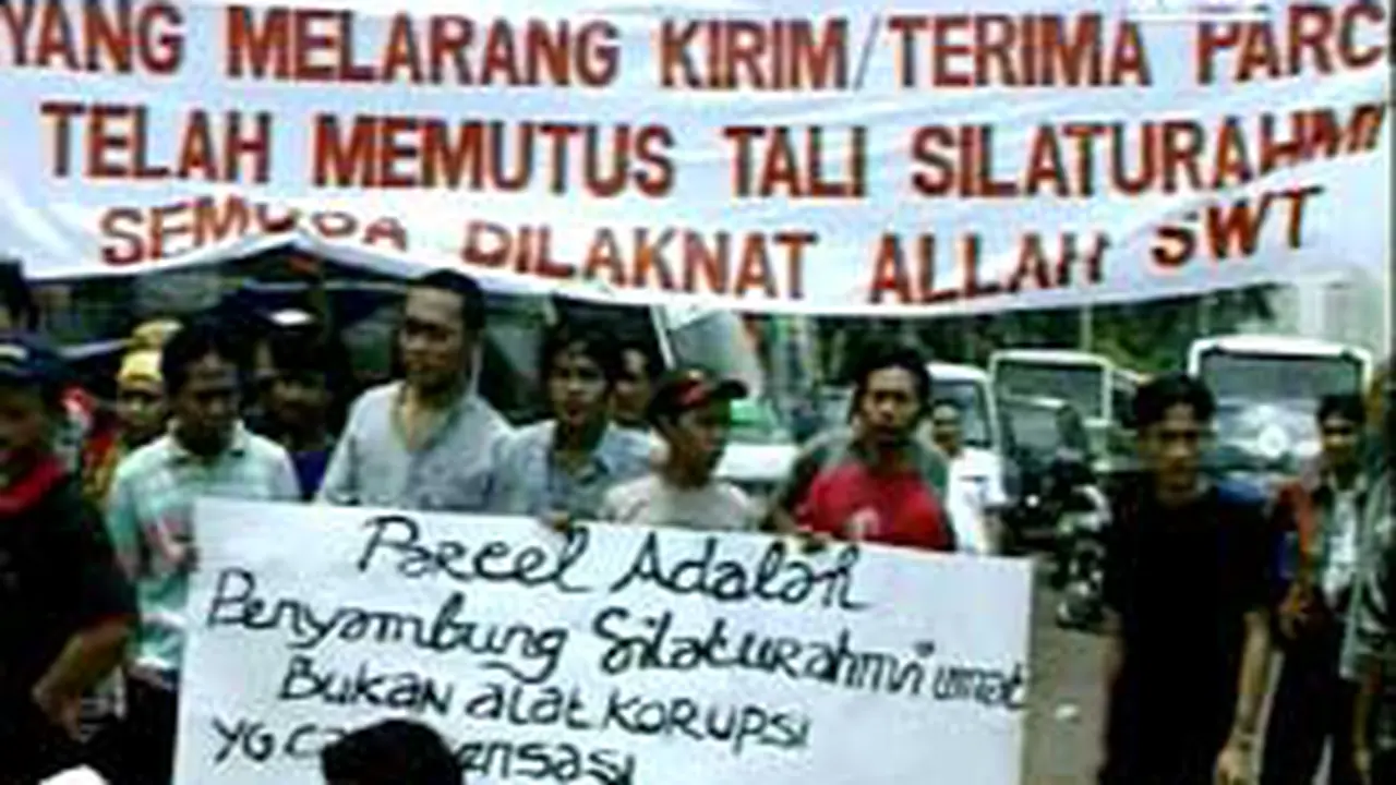 031104bParcel1.jpg