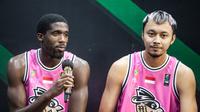 Dua pemain West Bandits Mansion Sports Solo, Prince Williams dan Rizal Falconi. (Ist)