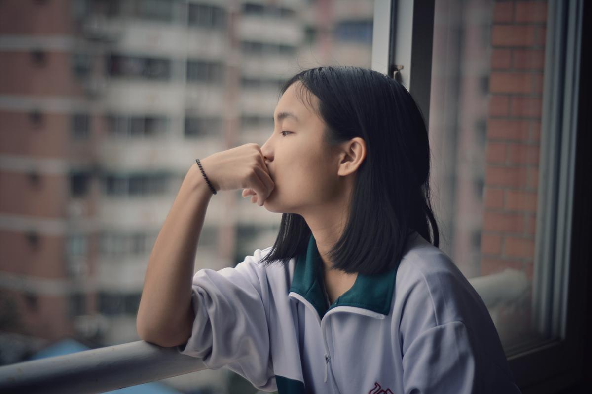 10 Fakta Psikologis Jika Kita Memmikirkan Seseorang, Ini yang Terjadi