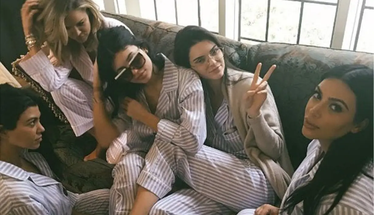 Hal tersebut dikarenakan   banyak orang yang tak bisa   keadaan yang membuat diri mereka yang tiba-tiba menjadi populer dan menganggu privasi. (instagram/kyliejenner)