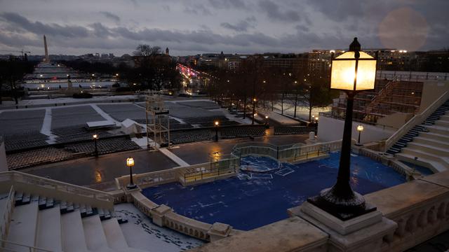 Suhu Terdingin dalam 40 tahun Sambut Pelantikan Donald Trump