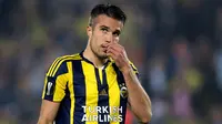 4. Robin Van Persie (Fenerbahce) - Mantan penyerang Manchester United ini masih memiliki naluri mencetak gol yang baik di Liga Turki. Bermain di China akan menjadi tantangan menarik untuk striker berkebangsaan Belanda tersebut. (EPA/Tolga Bozoglu)