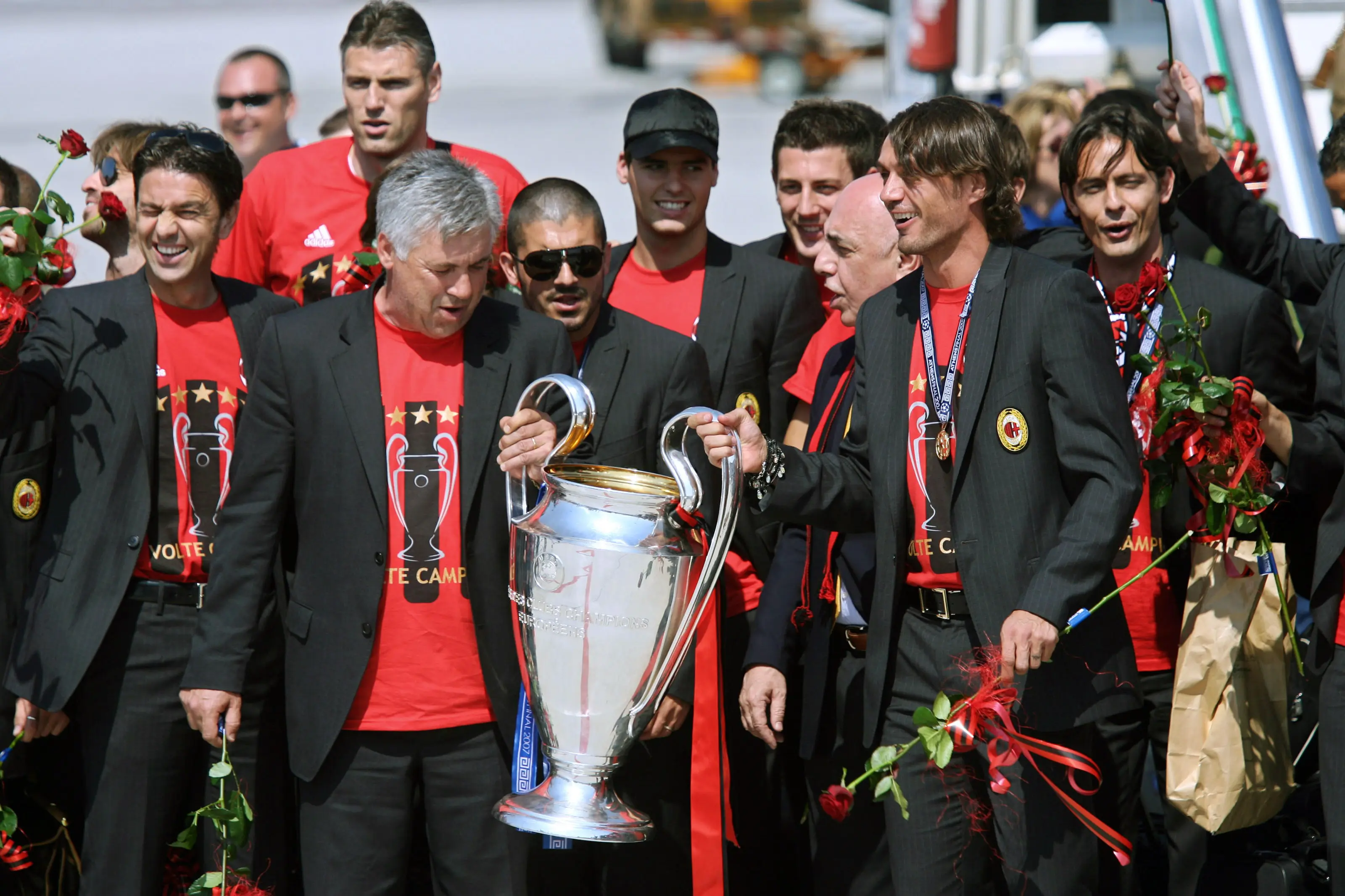 Carlo Ancelotti saat membawa AC Milan juara Liga Champions 2007. (GIUSEPPE CACACE / AFP)