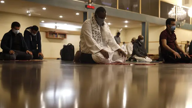 Melihat Umat Muslim di Chicago Sholat Tarawih di Bulan Ramadhan
