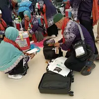 Riuhnya Jemaah Haji Bongkar Lagi Koper di Bandara Jeddah Sebelum Pulang ke Indonesia