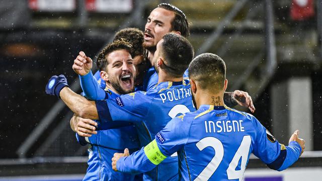 Foto Liga Europa: Napoli Ditahan AZ Alkmaar 1-1, Grup F Belum Tentukan Wakil ke 32 Besar