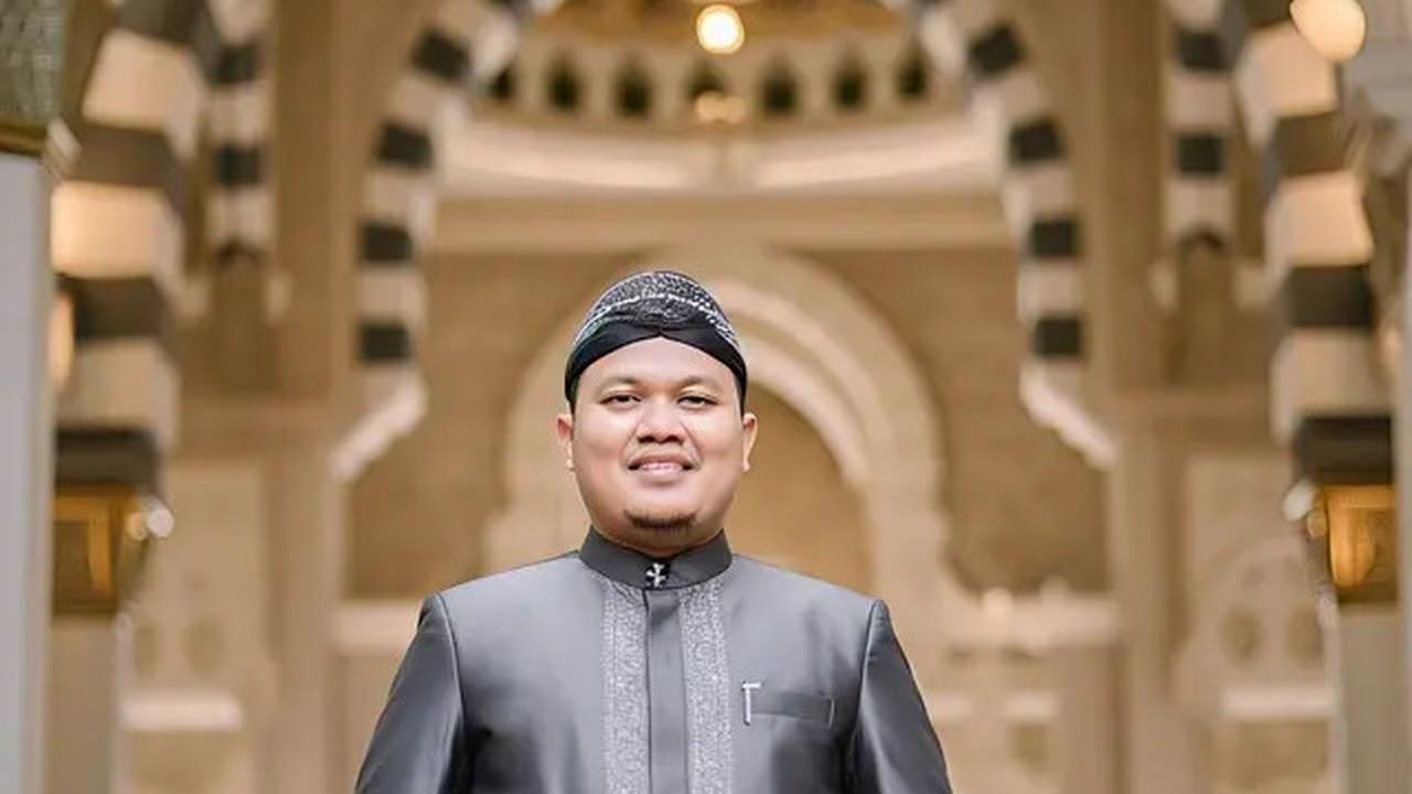8 Inspirasi Outfit Kondangan Pria yang Cocok di 2025, Siap Tampil Ganteng Sampai Curi Perhatian