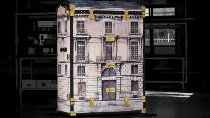 Dior Pilih Koper Ajaib untuk Pamerkan Koleksi Gaun Mini Haute Couture Autumn/Winter 2020