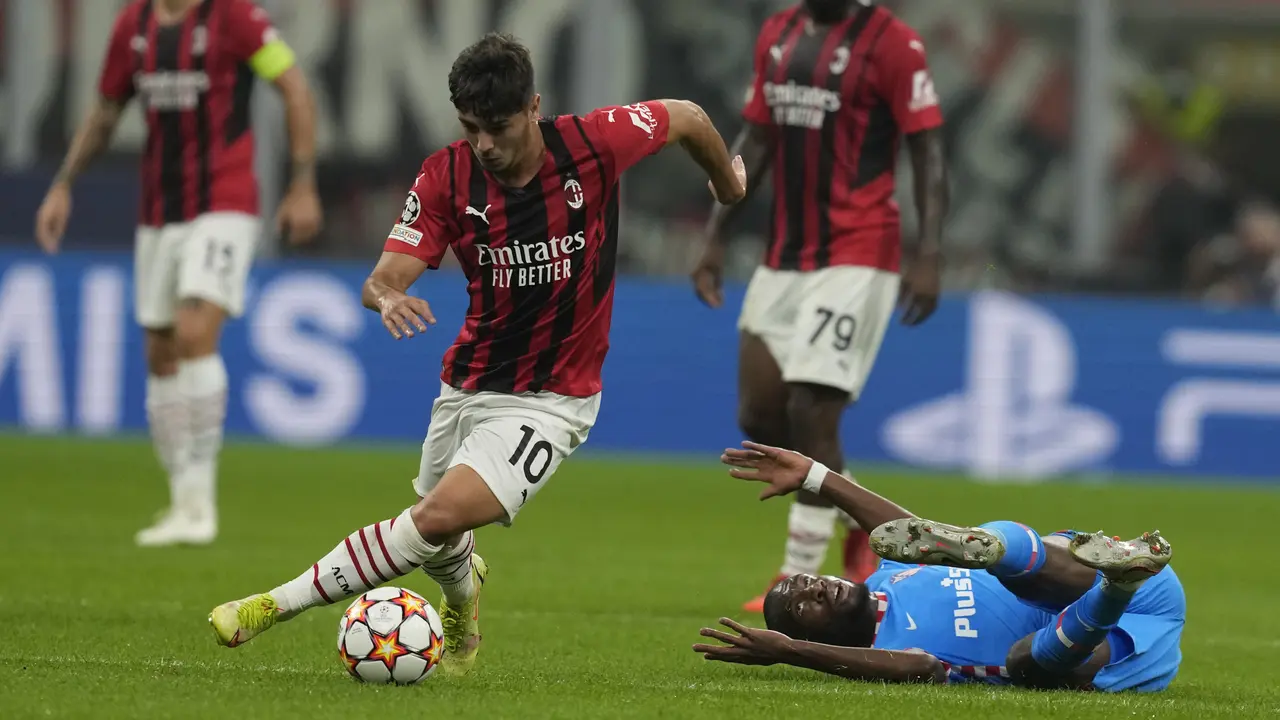 Franck Kessie Dikartu Merah, AC Milan Takluk Atas Atletico Madrid