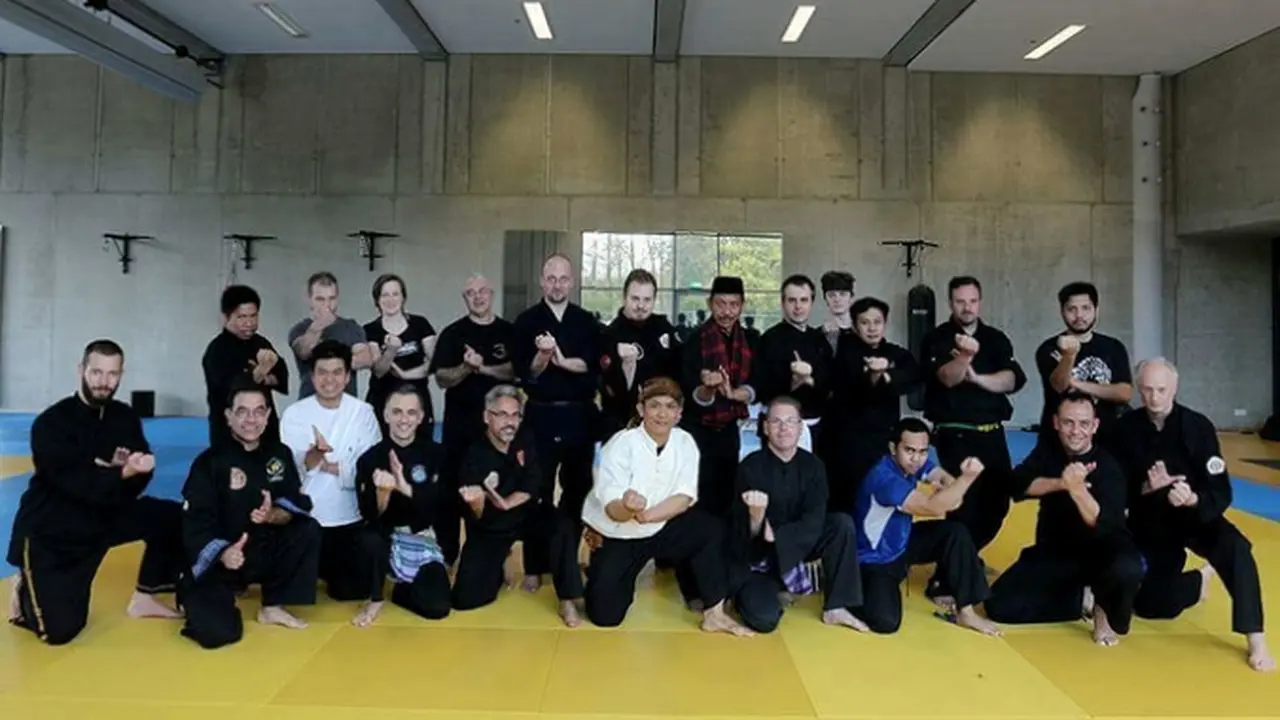 Foto Bersama Peserta Workshop Pencak Silat Di Hannover, Jerman
