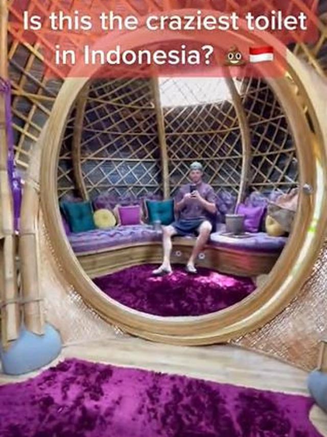 Dari Luar Bak Gubuk, Penampakan Toilet Ini Bikin Melongo