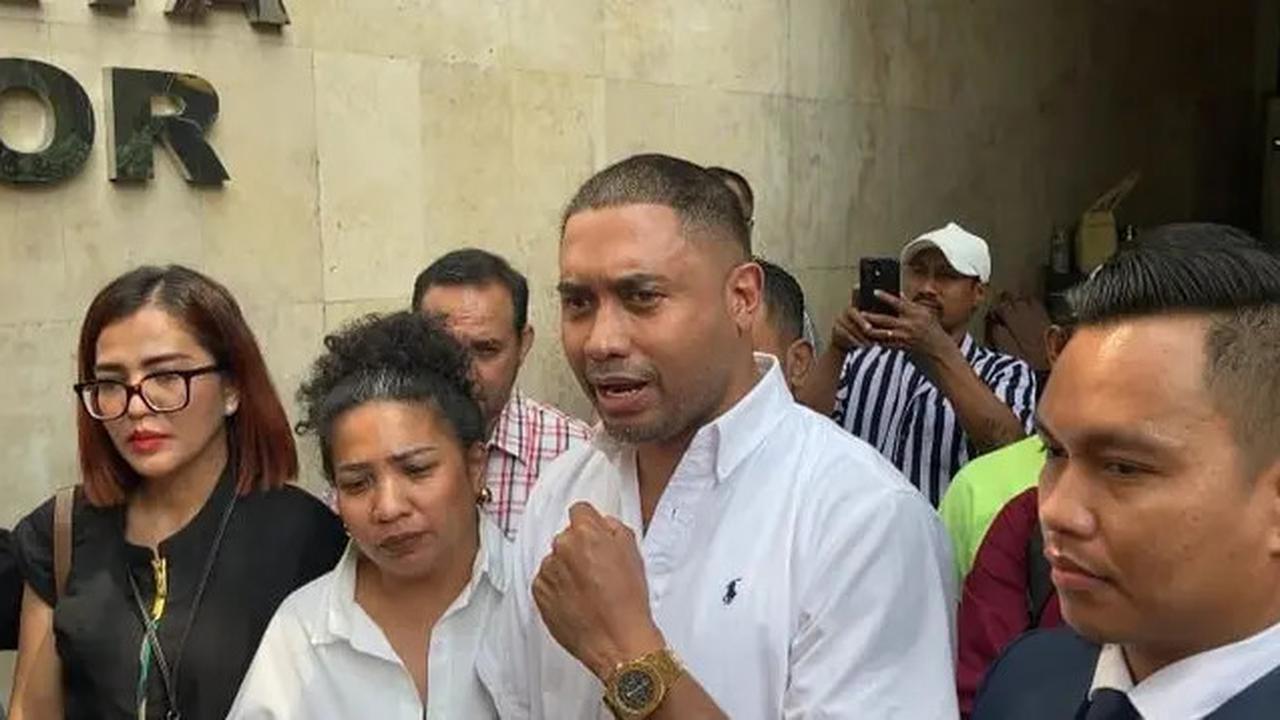 Rayen Pono Jalani Pemeriksaan Terkait Laporannya Terhadap Ahmad Dhani, Hadirkan 2 Saksi