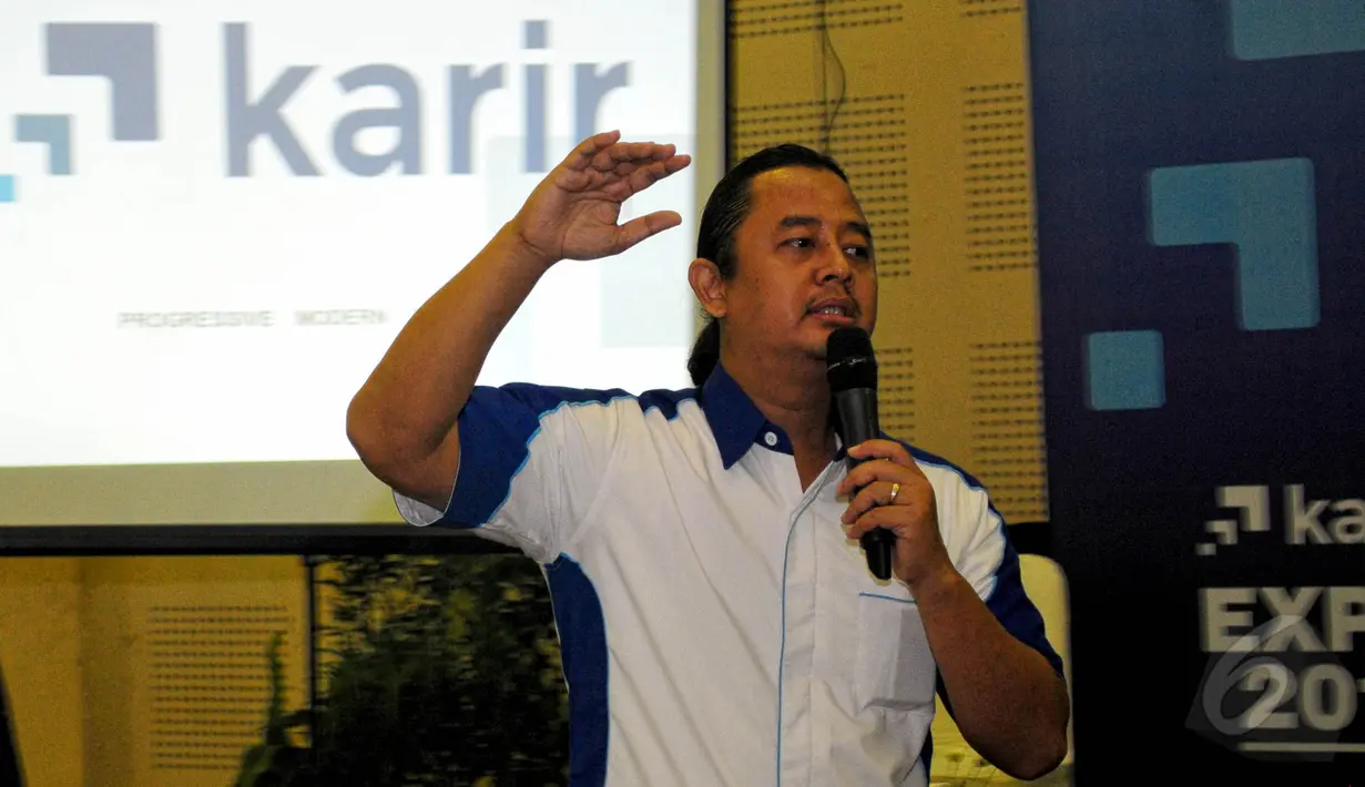 Portal Karir.com menyelenggarakan karir.com Expo 2015 di Balai Kartini, Jakarta, Rabu (27/5/2015). Dino Martin, CEO Karir.com saat menjelaskan latarbelakang berdirinya karir.com (Liputan6.com/Yoppy Renato)