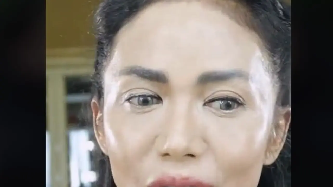 Krisdayanti Ungkap Wajah Dirinya Tanpa Riasan Warganet Akui Makeup Bikin Artis Tambah Cantik.  foto: TikTok @nooercahaya dan Yiutube FemaleDailyNetwork