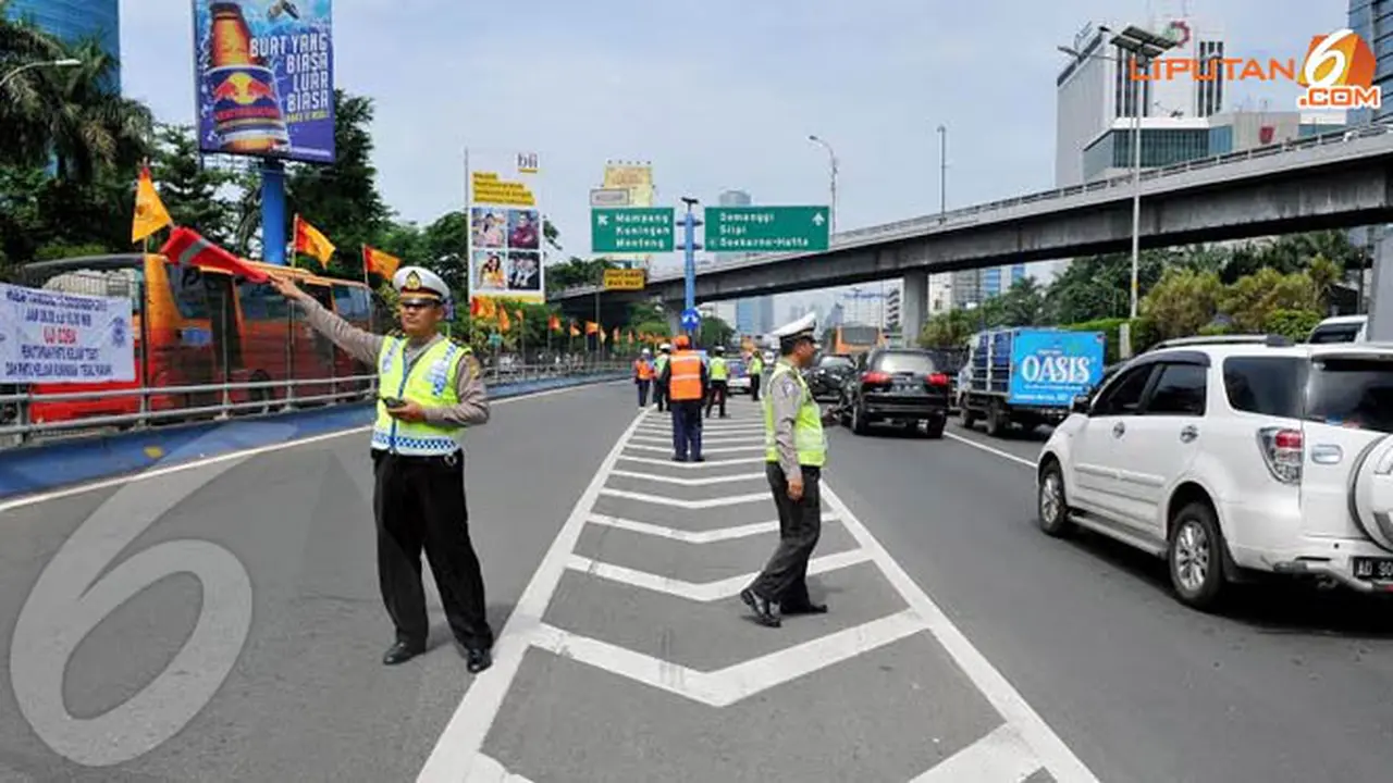 1-tol-semanggi-131216c.jpg