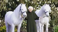 Ratu Elizabeth II rayakan ulang tahun ke-96 pada 21 April 2022. (dok. henrydallalphotography.com/ Instagram @royalfamily/https://www.instagram.com/p/CcllJjSs30h/Dinny Mutiah)