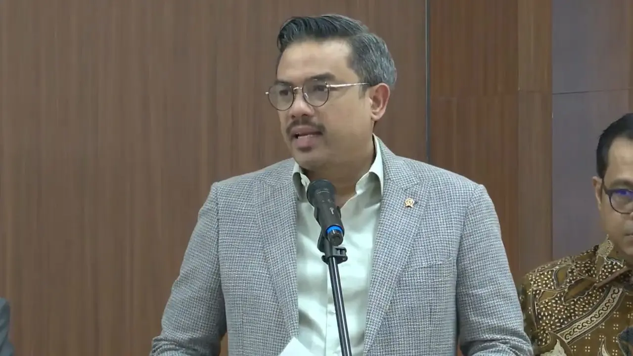 Menteri Usaha Mikro, Kecil, dan Menengah (UMKM) Maman Abdurrahman dalam konferensi pers bersama DPR dan Pemerintah mengenai  Peraturan Presiden (Perpres) Ojek Online (ojol), Kamis (8/10/2026).