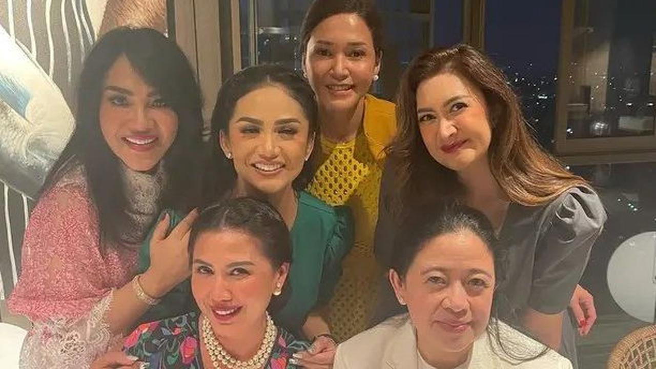 1. Pesta Ulang Tahun Nafa Urbach yang Meriah