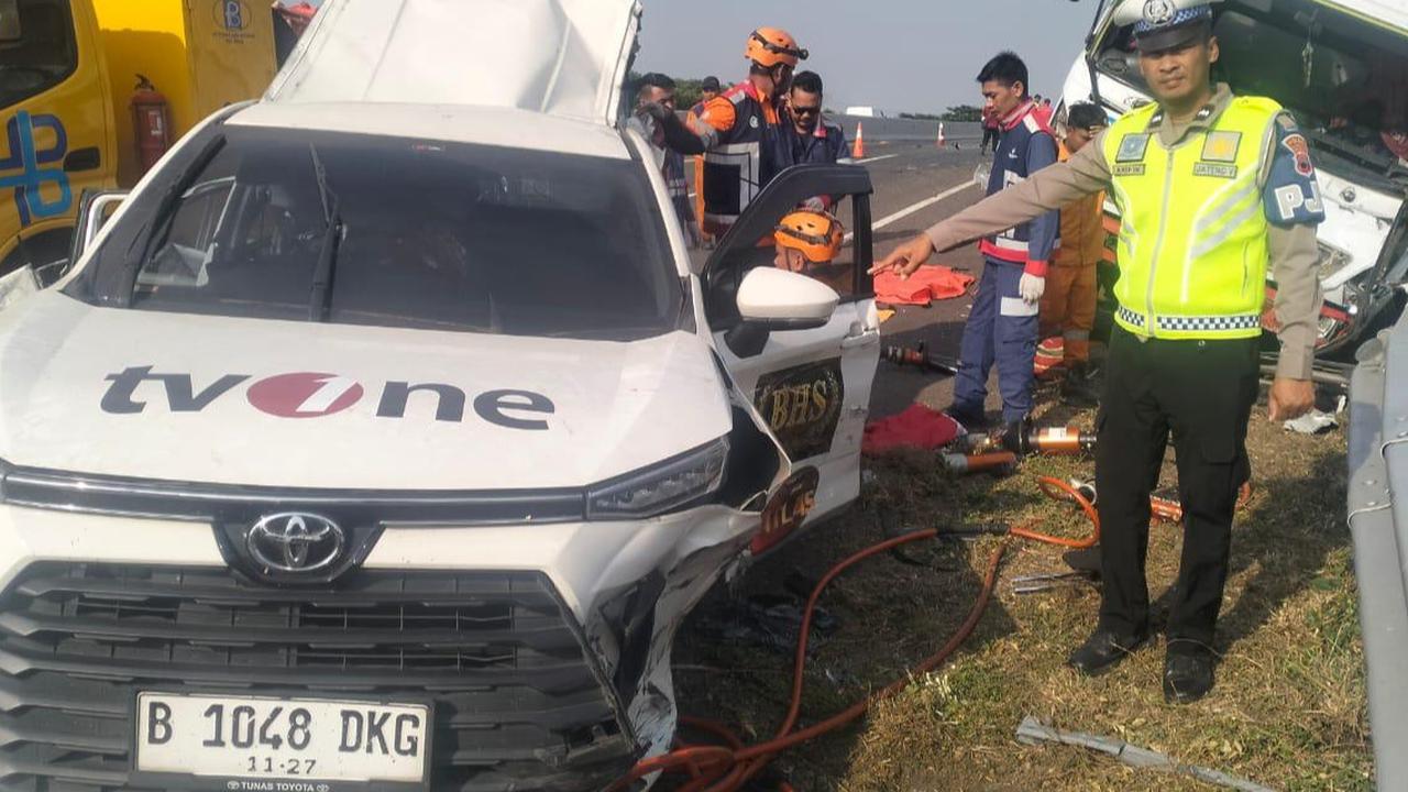 Mobil Liputan tvOne Kecelakaan di Tol Pemalang hingga Ringsek, 3 Kru Tewas