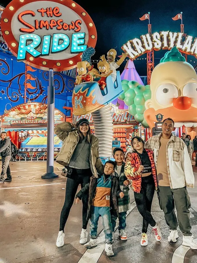 Potret Keluarga Nia Ramadhani (Instagram/@ramadhaniabakrie)