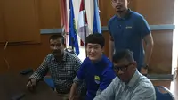 Gelandang Persib asal Korsel, Oh In Kyun (tengah) resmi bergabung (Liputan6.com/Kukuh Saokani)