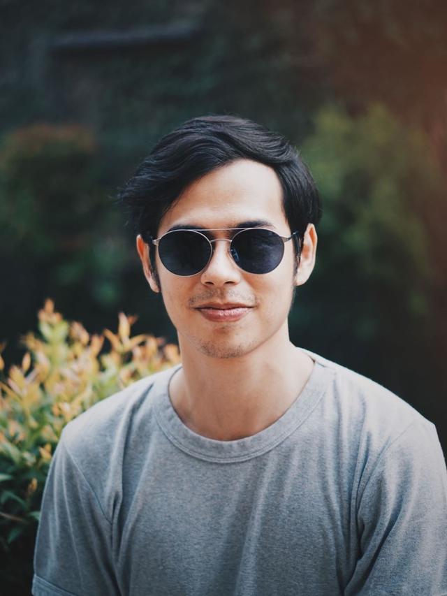 Sabet Cum Laude di New York, Ini 6 Potret Surya Sahetapy Anak Dewi Yull