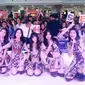 Setiap lantai di Mal Boemi Kedaton Bandar Lampung dipenuhi lautan manusia dengan pandangan mata tertuju pada penampilan JKT48.