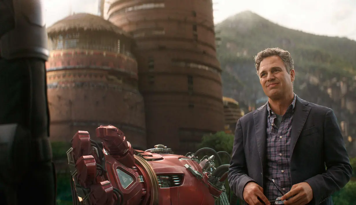Aktor Mark Ruffalo saat beradegan dalam film Avengers Infinity War. Mark Ruffalo berperan sebagai Bruce Banner / Hulk di film tersebut. (Marvel Studios via AP)