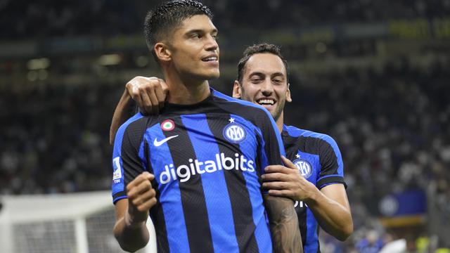 Selebrasi pemain Inter Milan Joaquin Correa saat menjebol gawang Cremonese