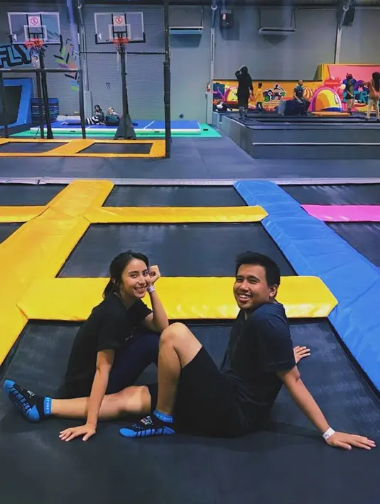 Kemesraan dan kekompakan pasangan ini sukses bikin para penggemarnya. Doa dan dukungan untuk kelancaran hubungan Joshua dan Clairine pun deras mengalir. Nggak sedikit juga yang berharap agar Joshua dan Clairine segera membawa hubungan keduanya ke jenjang pernikahan.(Liputan6.com/IG/@jojosuherman)