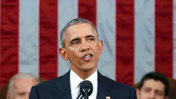 Ekspresi Presiden AS, Barack Obama ketika pidato kenegaraan tahunan, State of the Union (SOTU) di hadapan parlemen di Washington, Selasa (12/1). Pidato ini merupakan pidato SOTU terakhir Obama setelah menjabat selama dua periode. (REUTERS/Evan Vucci/Pool)