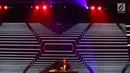 Penampilan Dipha Barus menutup panggung XYZ Day Creator Award 2018  di Senayan City, Jakarta, Rabu (25/4). Tak ingin mengecewakan, Dipha Barus membayar kesetiaan pengunjung XYZ Day 2018 dengan penampilan yang memukau. (Liputan6.com/Immanuel Antonius)