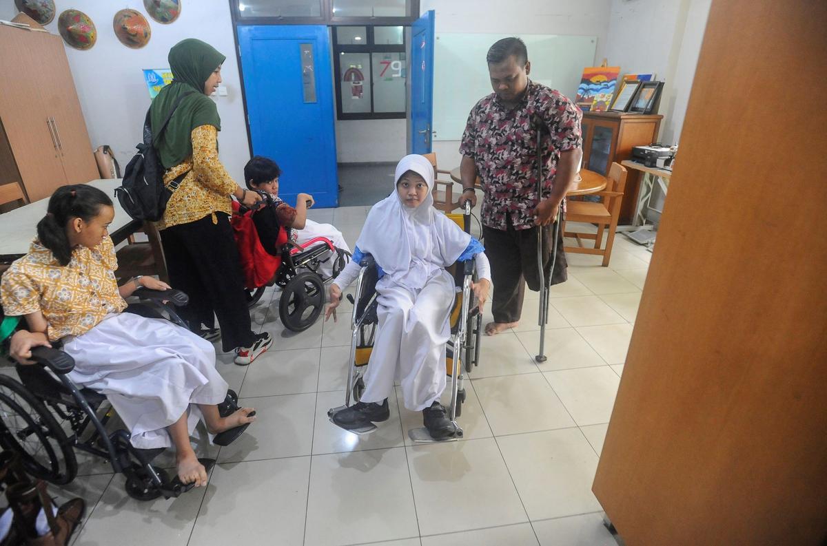 Semangat Guru Difabel di YPAC