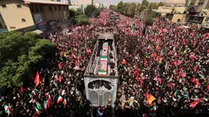 Lautan Manusia Iringi Pemakaman Ali Khamenei