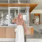 Inspirasi hijab outfit ala influencer, Meiraniap. (dok. Instagram @meiraniap/https://www.instagram.com/p/CJlJ2StjHkY/)