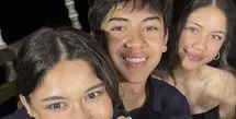 Nana merayakan ulang tahun ke-40 bersama keluarga termasuk anak-anaknya. Putrinya, Sarah yang kini berusia 15 tahun pun mencuri perhatian. [@nanamirdad_]