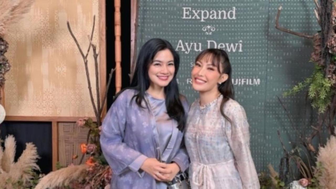 Koleksi Baju Lebaran Ayu Dewi 'Selaras Collection' Pukau Selebritas Jelang Idul Fitri 1447 H
