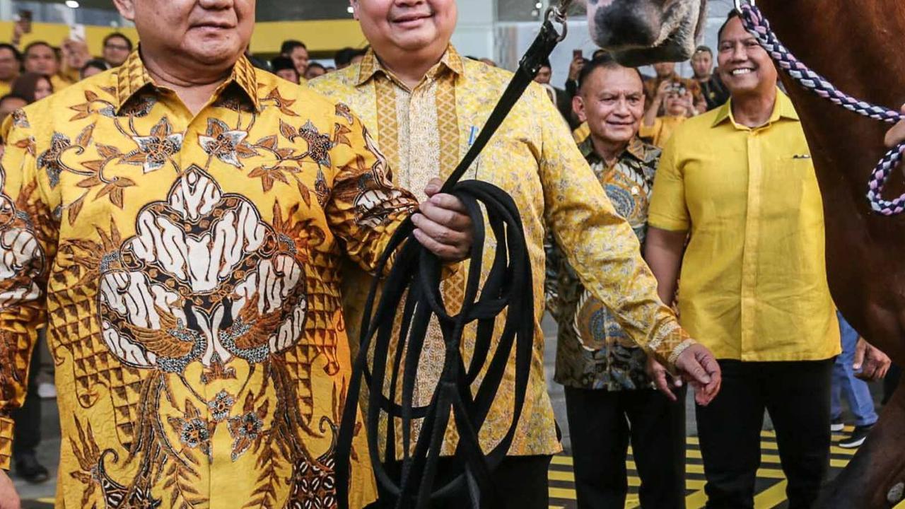 Reaksi Prabowo sempat antusias, mengingat dirinya adalah seorang yang mempunyai hobi berkuda.