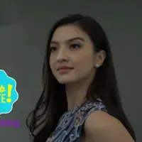 Meskipun sudah bermain dalam beberapa film, Raline Shah tetap berlatih akting dengan teater Garasi di Yogyakarta.