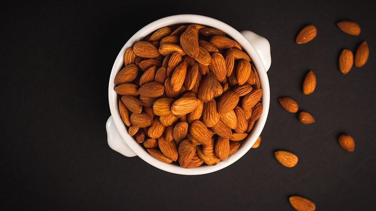 Tips Mengonsumsi Kacang Almond
