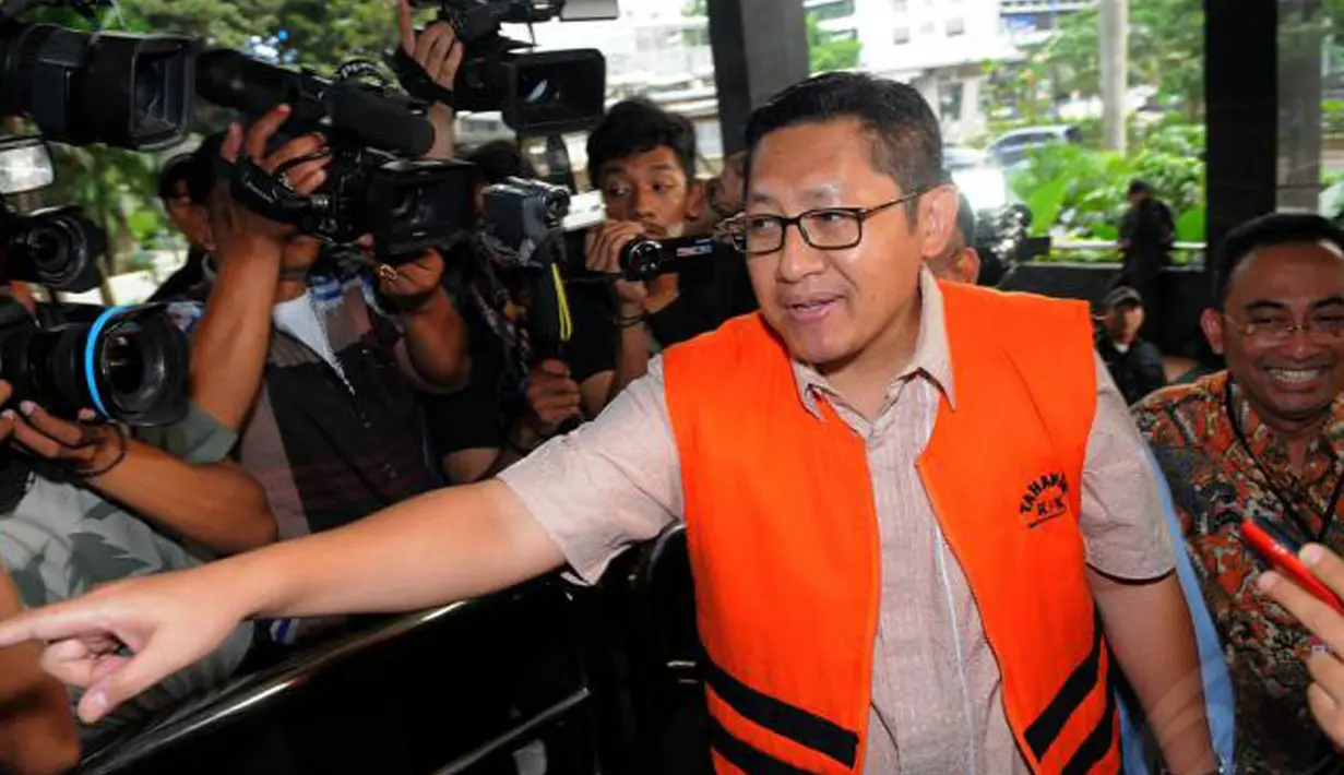 Saat namanya mulai terseret dalam kasus Hambalang, Anas Urbaningrum membeladiri dengan mempersilahkan dirinya digantung di Monas jika terbukti korupsi.(Liputan6.com/Faisal R Syam)