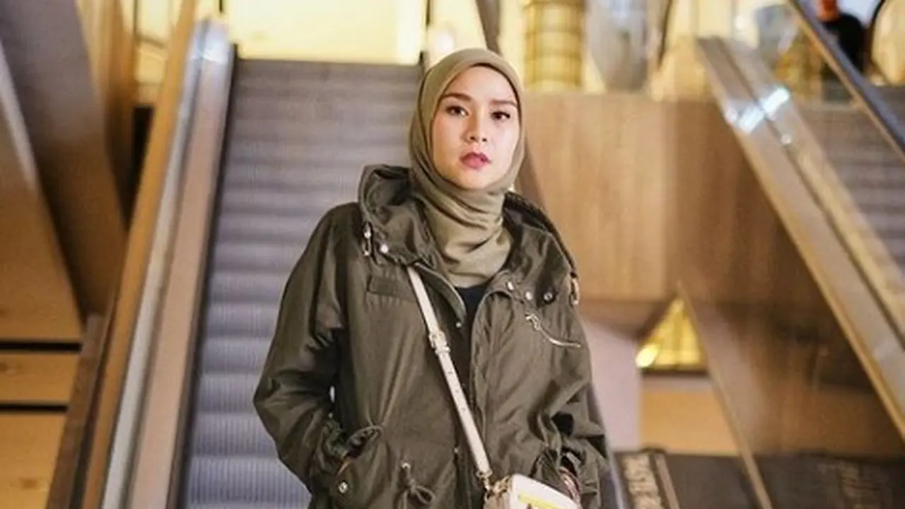 Zaskia Adya Mecca kenakan jeans (Instagram/zaskiadyamecca)