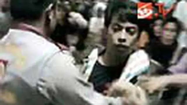 Sidang Pembunuhan Siswa IPDN Ricuh