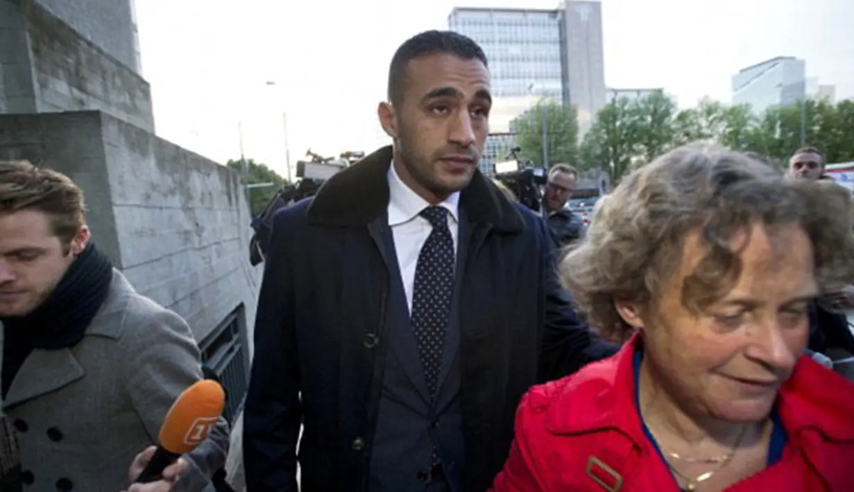 Lahir pada 8 Desember 1984, Badr Hari adalah ayah dari seorang anak muda dan saat ini tinggal di Maroko, di mana ia banyak digemari karena kehebatannya dalam dunia kickboxing. (dailymail.co.uk)
