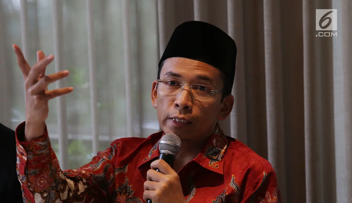 Mantan Gubernur NTB, TGB Muhammad Zainul Majdi saat konferensi pers klarifikasi pemberitaan di Jakarta, Rabu (19/9). TGB membantah menerima gratifikasi terkait divestasi PT Newmont Nusa Tenggara periode 2009-2013. (Merdeka.com/Imam Buhori)