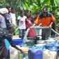 Pengiriman bantuan air bersih pada kemarau 2015 di Patimuan, Cilacap. (Foto: Liputan6.com/Muhamad Ridlo)