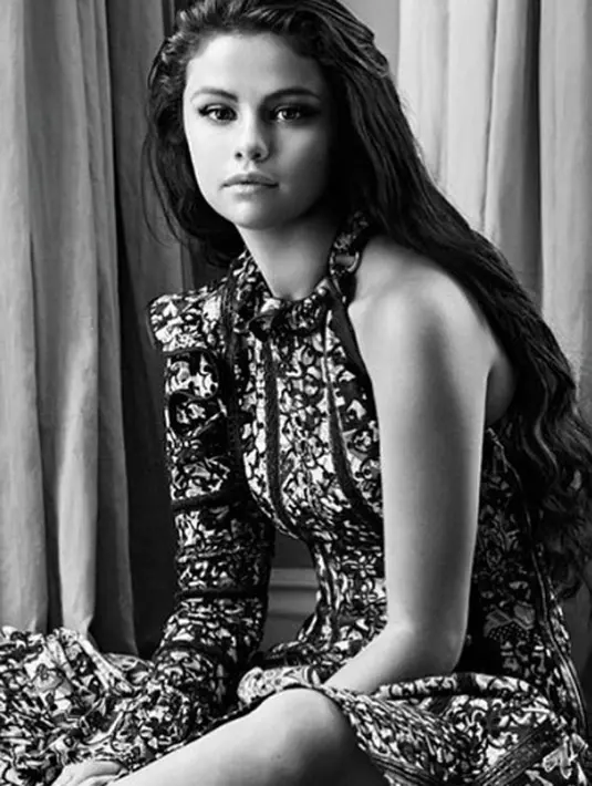 Sebelumnya, nama Selena Gomez pun menjadi bahan perbincangan publik. Bukan soal hubungannya dengan The Weeknd, namun lantaran akun Instagramnya yang menjadi korban keisengan hacker. (Instagram/Selenagomez)