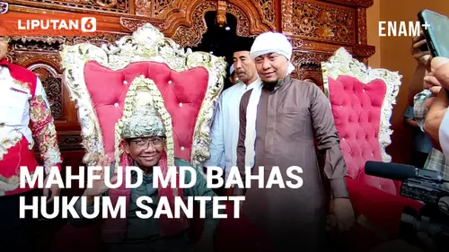 VIDEO: Pakai Mahkota Raja, Mahfud MD Datangi Padepokan Anti Galau